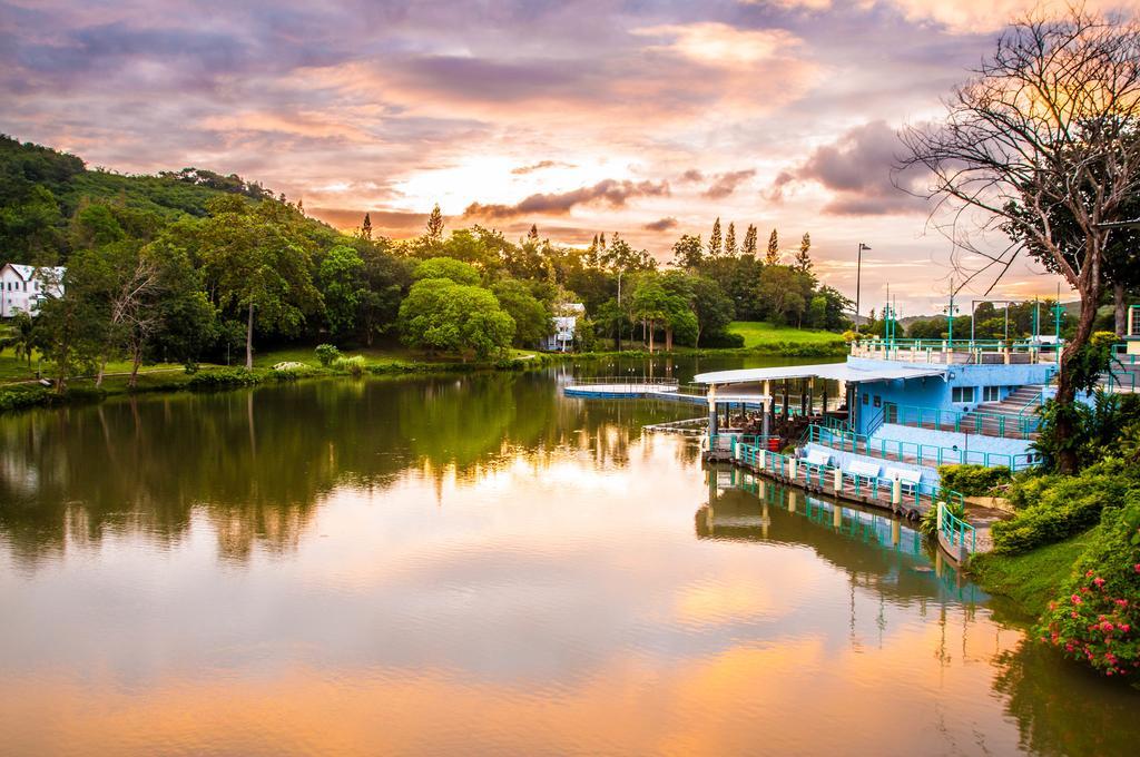 Brookside Valley Resort Rayong Exterior foto